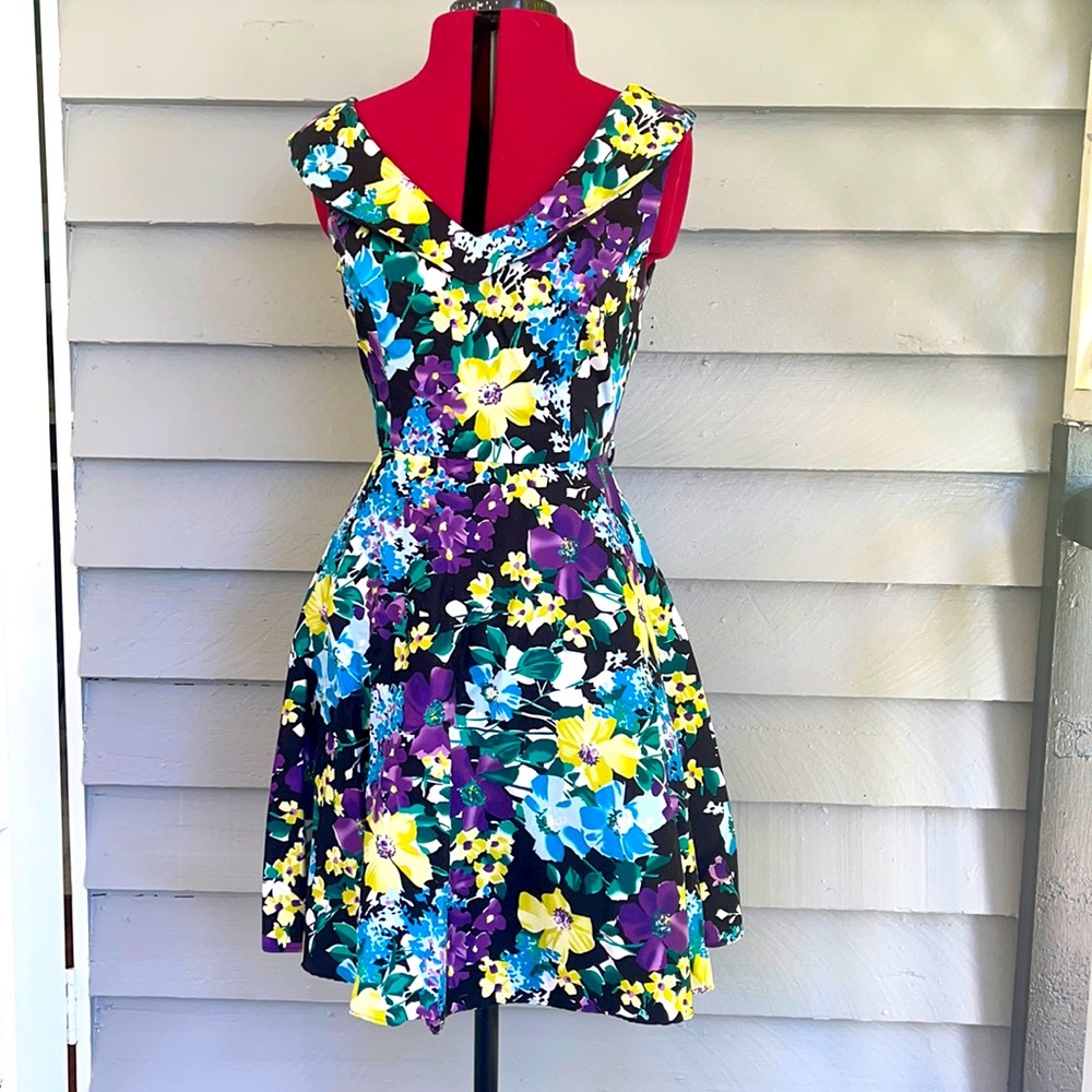 (Sold Elsewhere) REVIEW: Floral summer skater dress - Picture 1 of 4